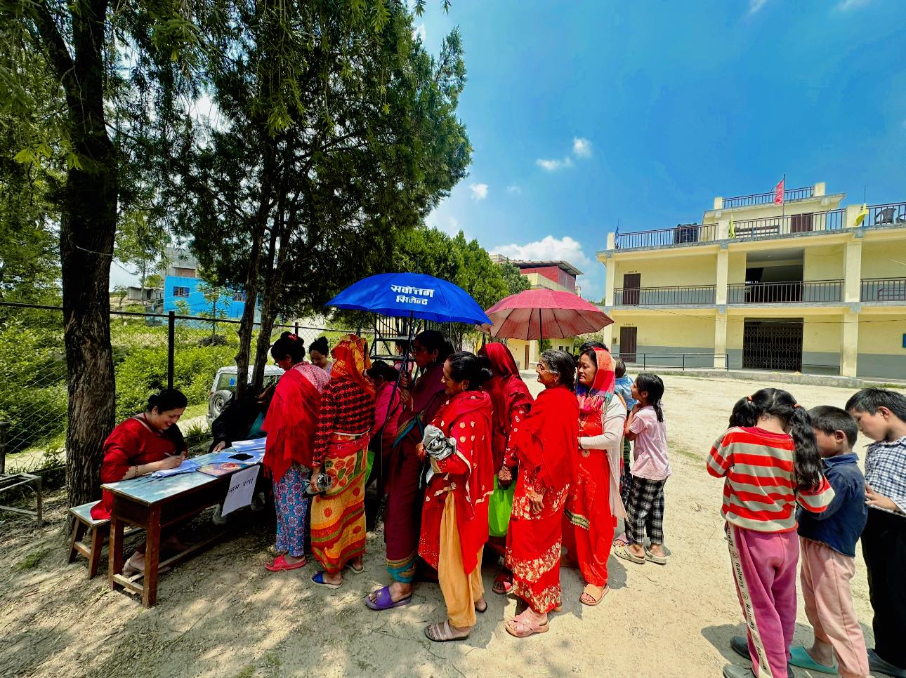आँखा जाँच एवं चस्मा वितरण